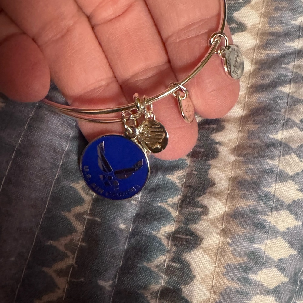 U.S. Air Force Silver Charm Bracelet - Picture 3 of 4